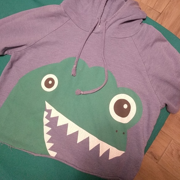 Forever 21 high cropped sweatshirt. - Picture 1 of 4